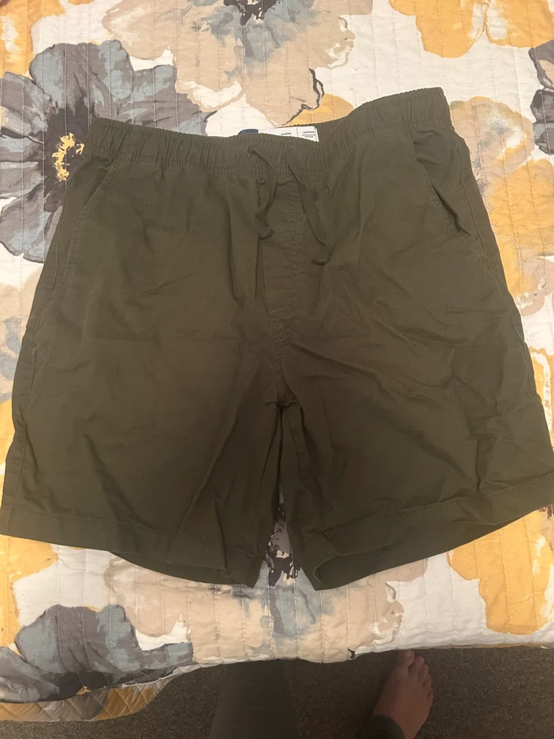 Mens Old Navy Jogger Shorts - Size M thumbnail