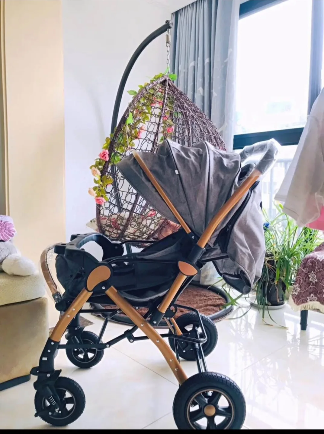 Baby Stroller - Grey and Gold image indicator(2)