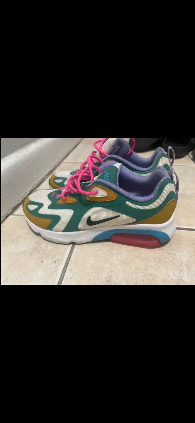 Nike Air Max 200 Sneakers image indicator(5)