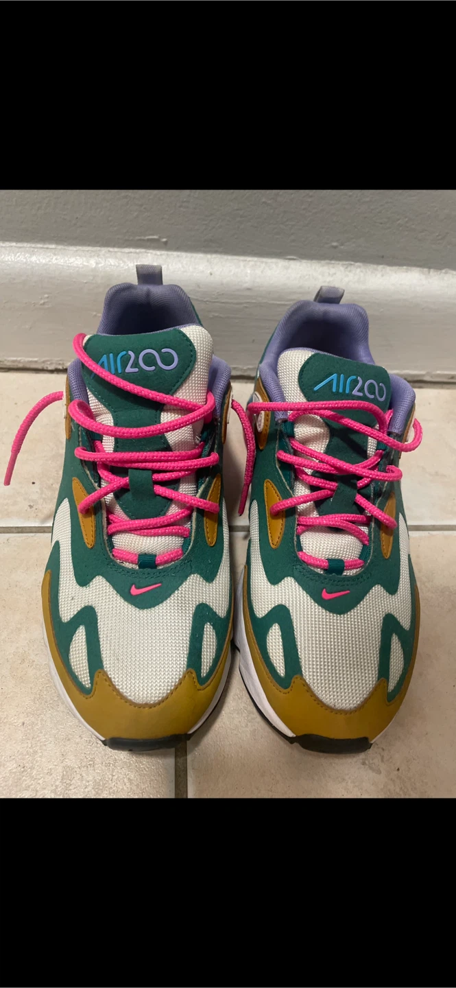 Nike Air Max 200 Sneakers
