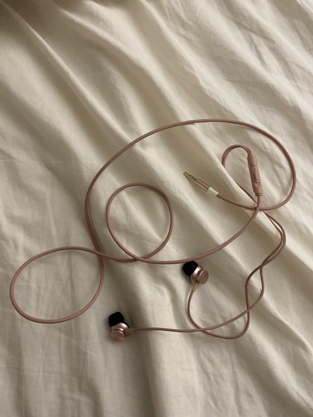 Wired Earphones (Rose Gold)