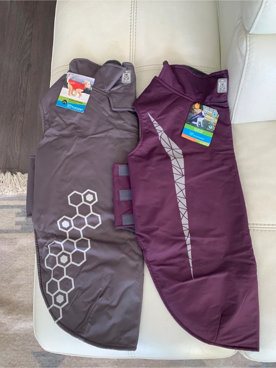 🐾 BRAND NEW! RC Pet coat for dogs, size 24 image indicator(4)