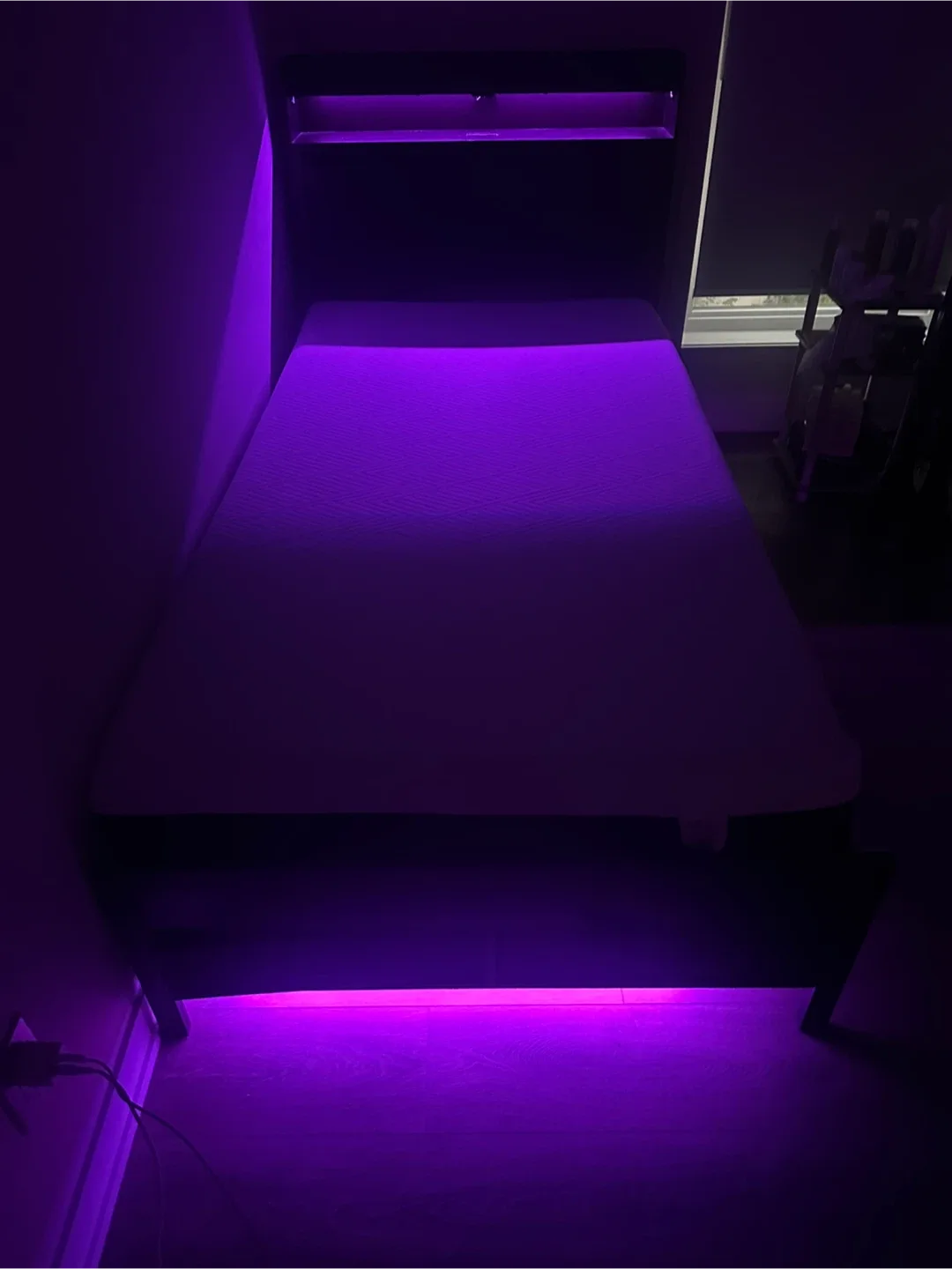 Twin Bed with LED and mattress image indicator(3)