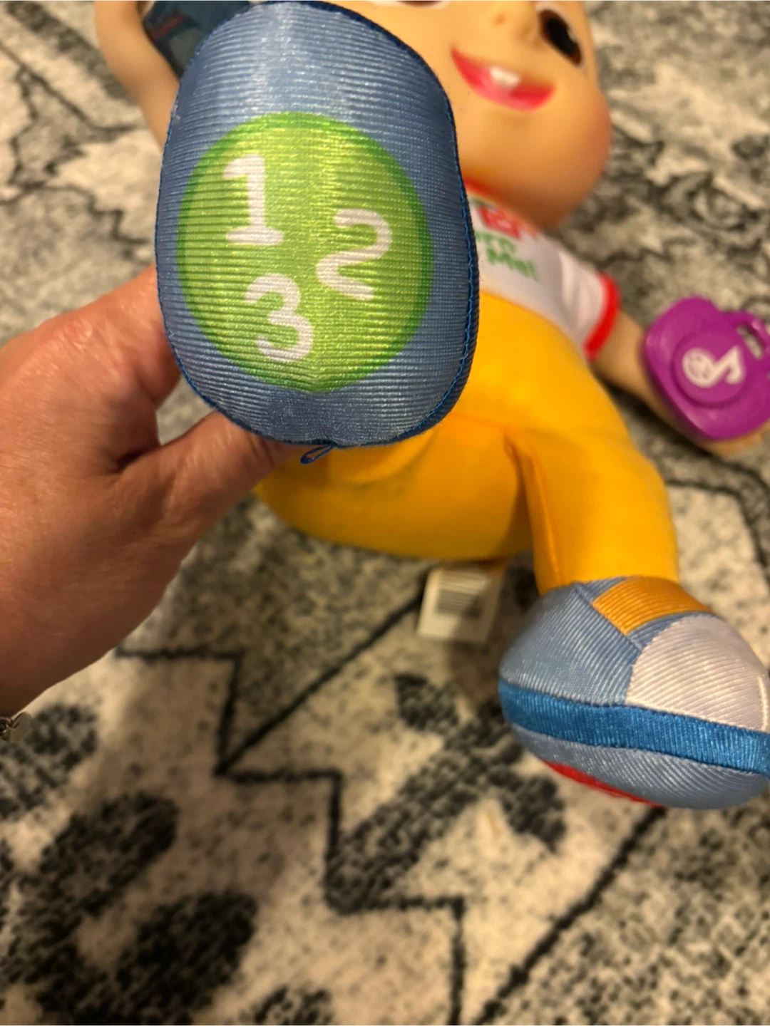 🥕CoComelon Learn With Me Doll - photo 3