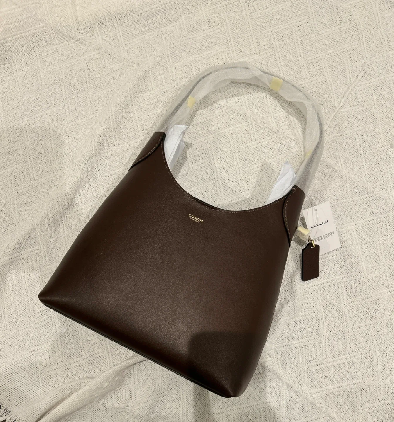 Brand new Coach Brooklyn Shoulder Bag 28/ brass maple