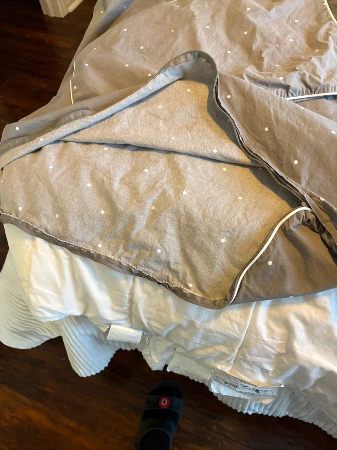 🥕IKEA White Comforter & Grey Polka Dot Duvet Cover Set image indicator(3)