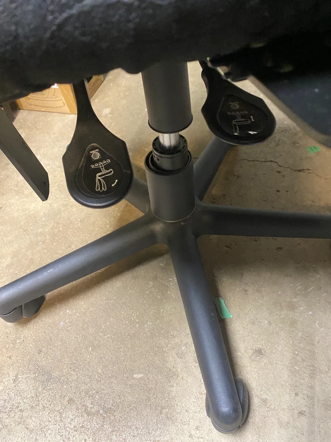 Black Office Chair image indicator(4)