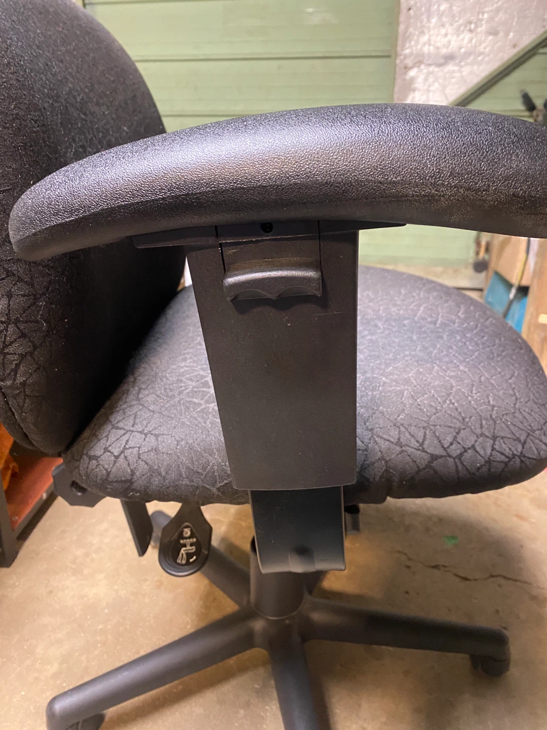 Black Office Chair - photo 5