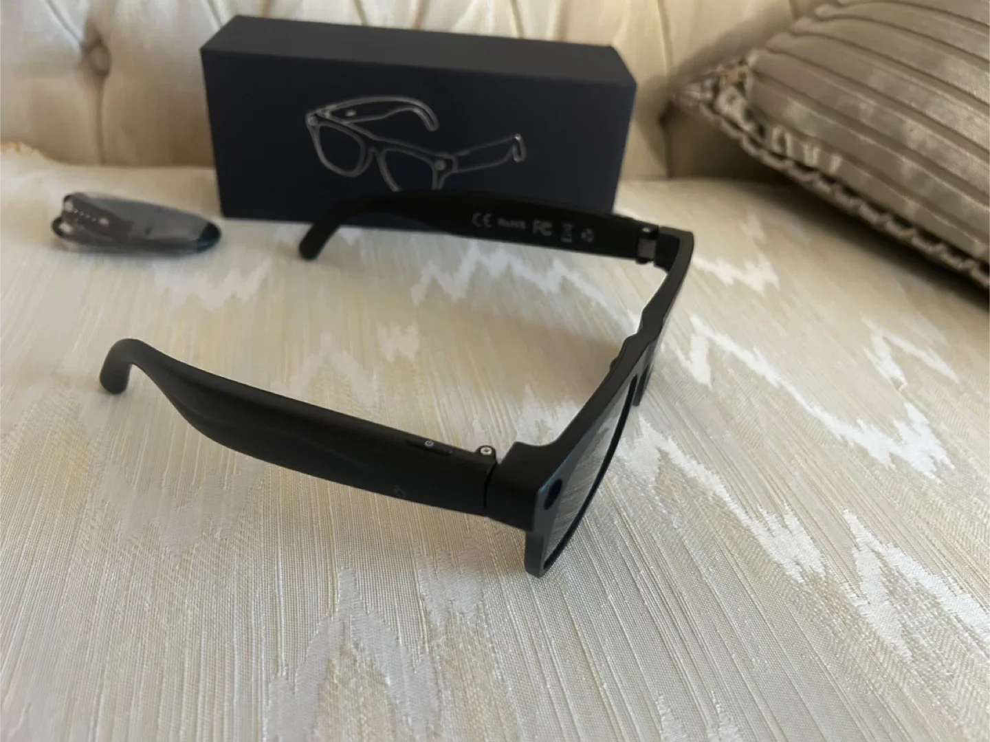 🔥 Smart AI Glasses – Brand New & Fully Loaded! 🔥 image indicator(2)