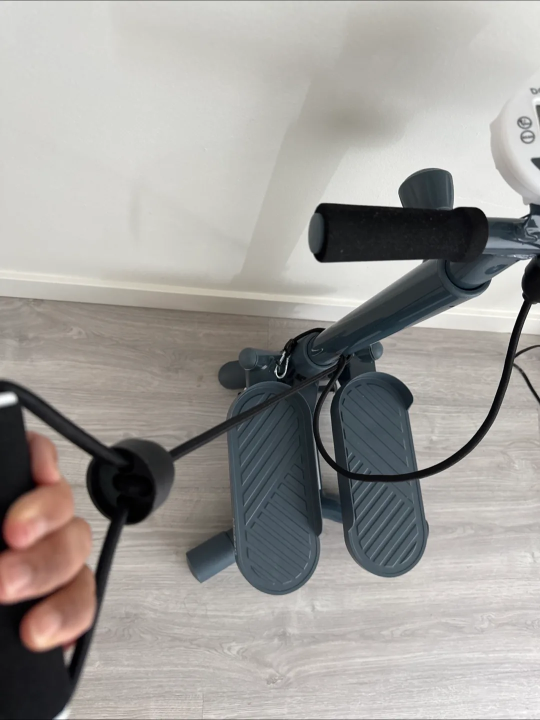 Domyos MS520 Mini Stepper with Handlebars and Resistance bands image indicator(3)