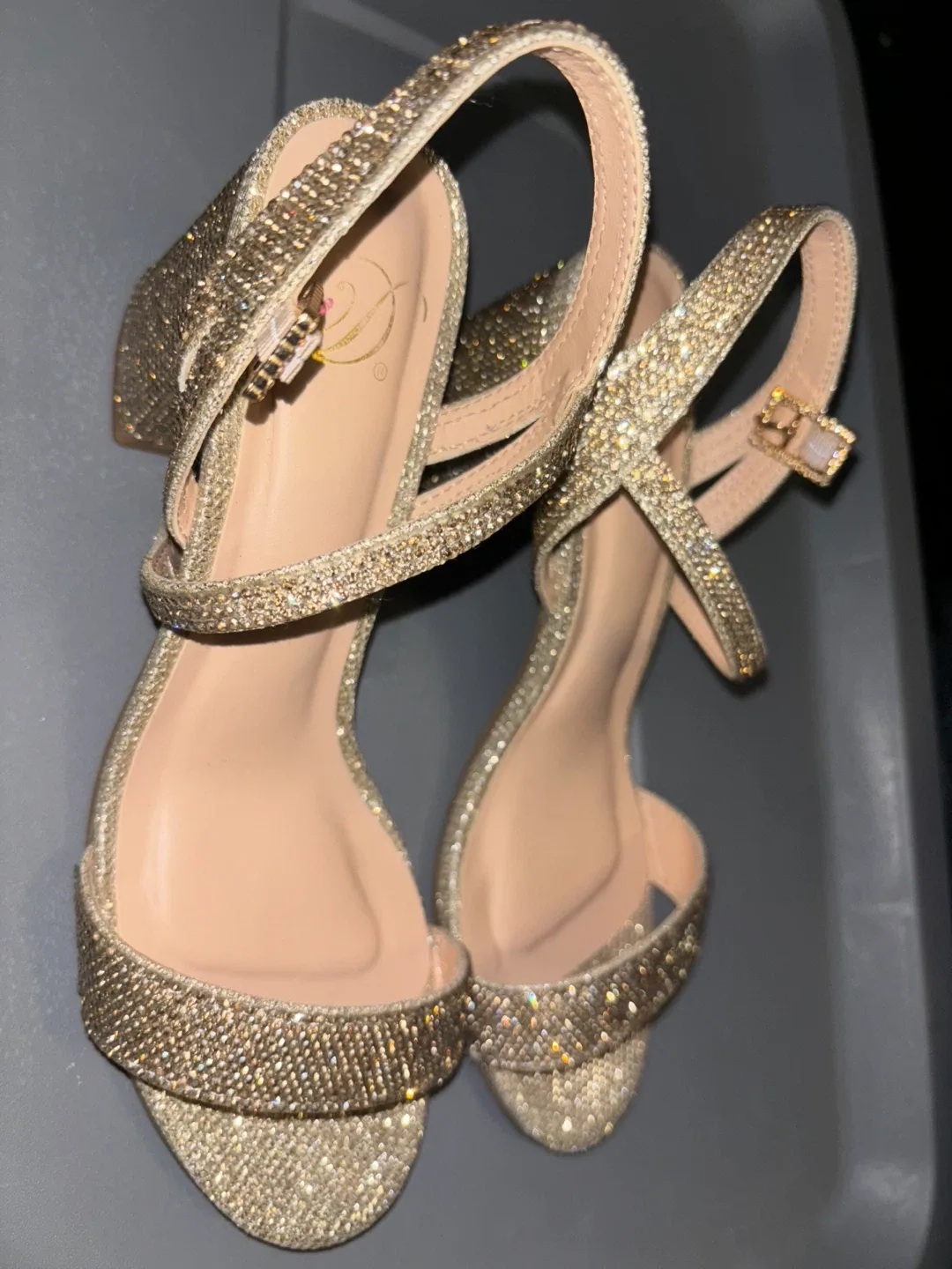 Gold Glitter Heels image indicator(2)
