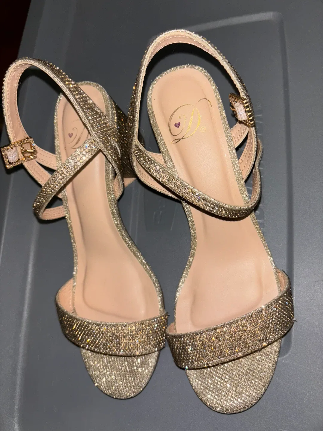 Gold Glitter Heels image indicator(3)