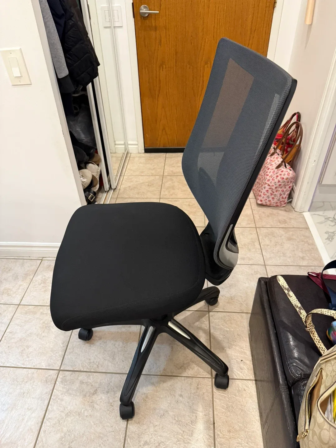 Black Mesh Office Chair thumbnail