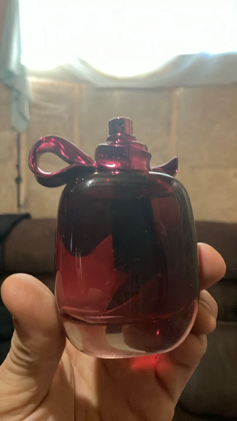 Variety of Perfumes & Colognes image indicator(3)