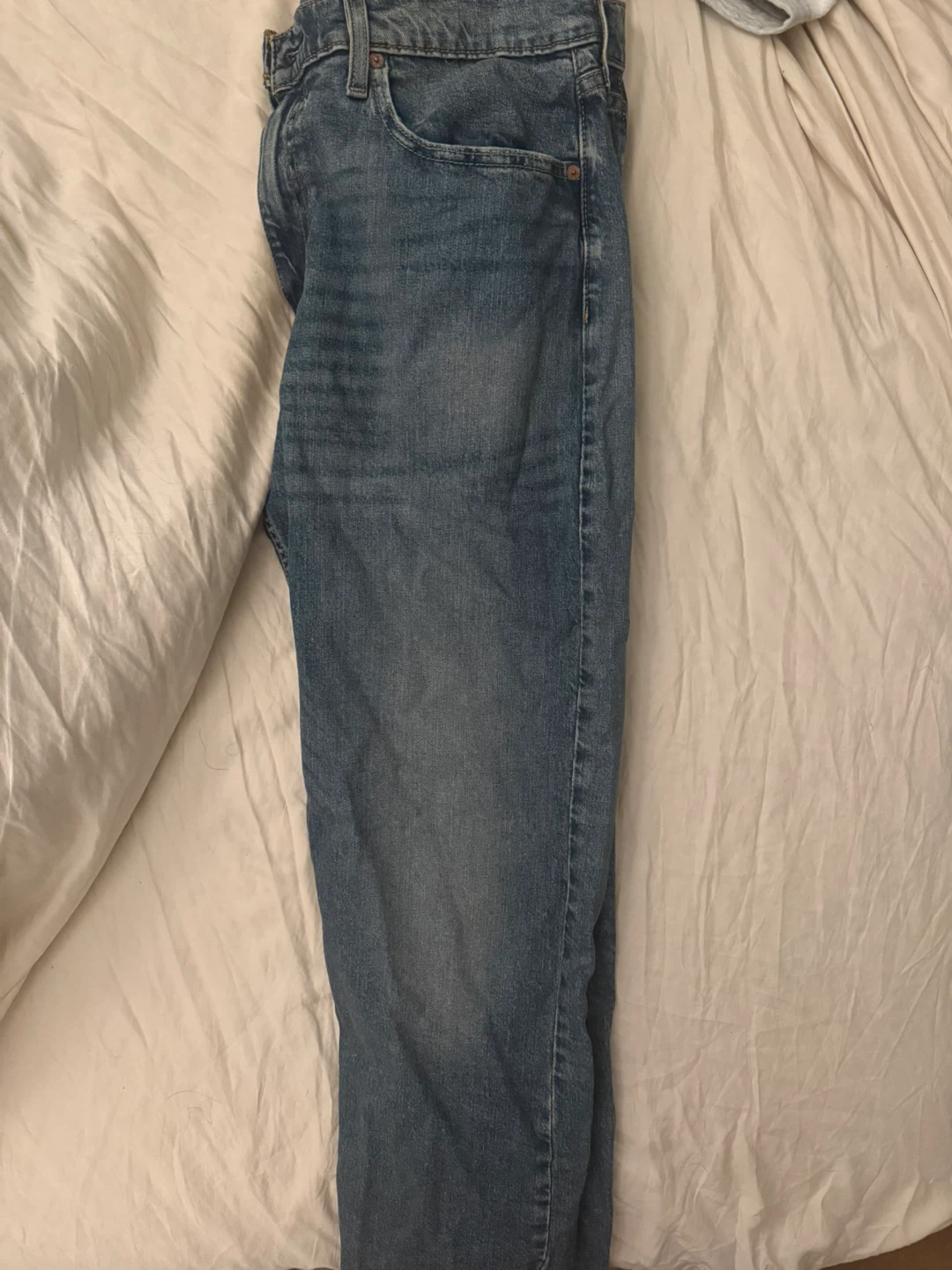 Brand New Levi’s 502 taper pants
