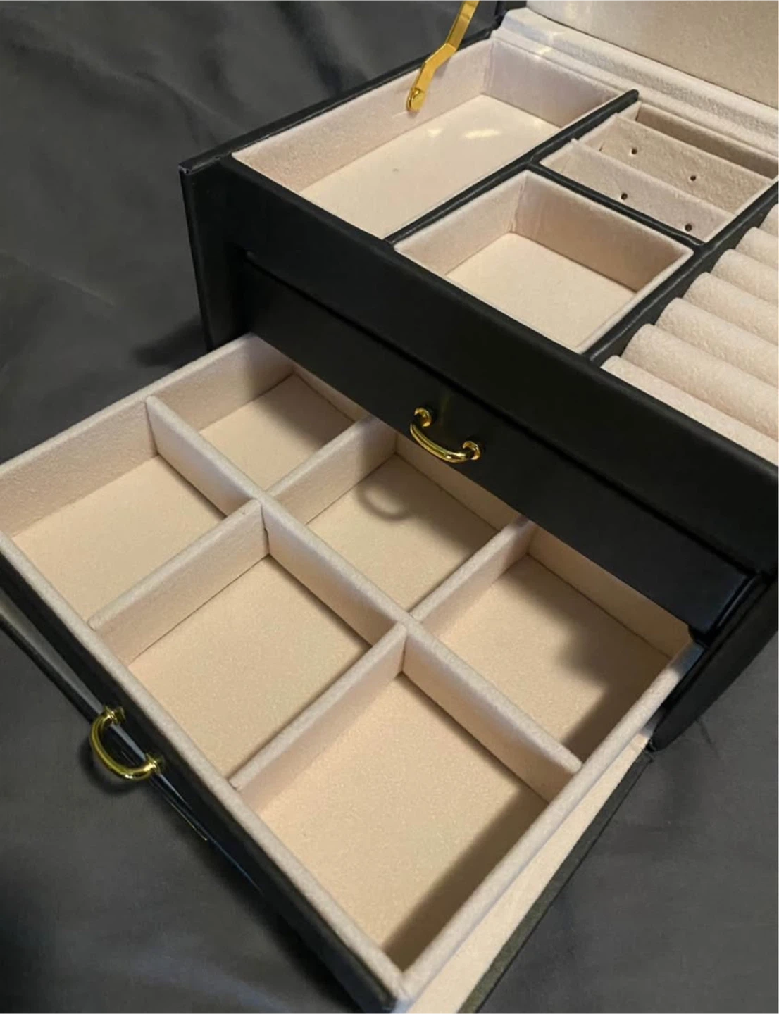Black Jewelry Box with Key - photo 4