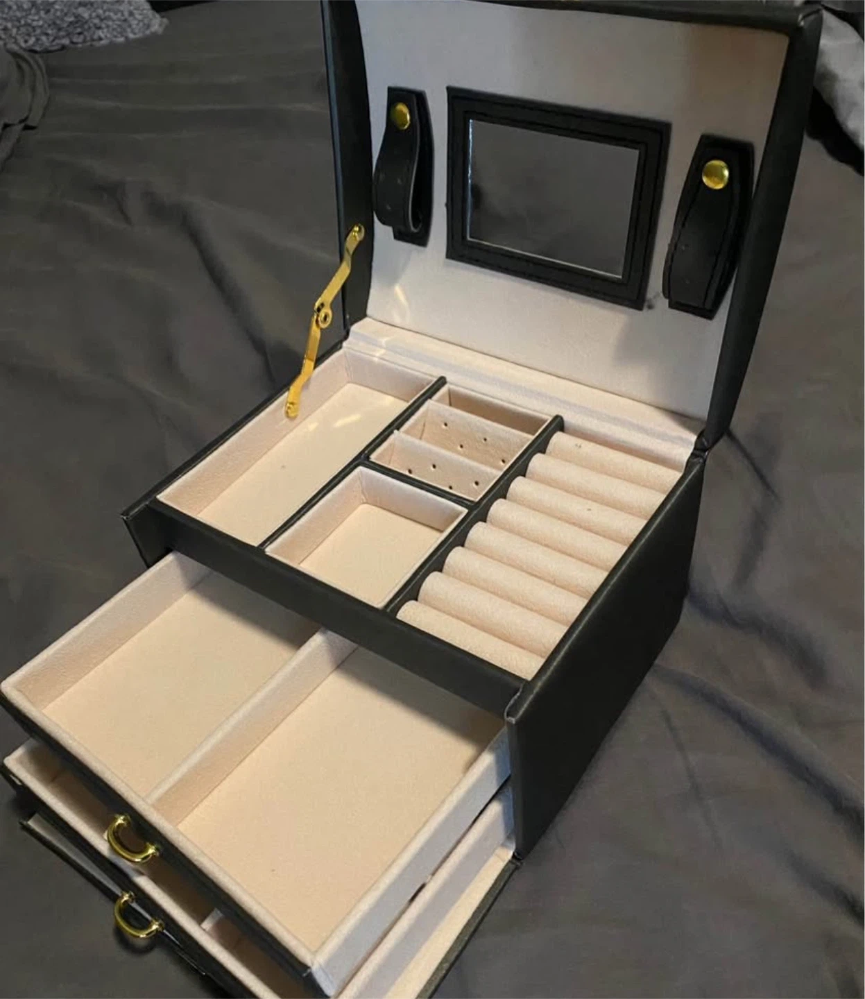 Black Jewelry Box with Key - photo 3
