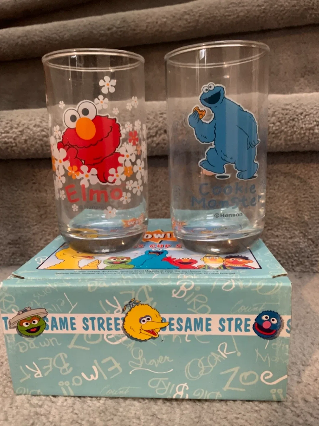 Sesame Street Glass Cup Set (Elmo & Cookie Monster) image indicator(3)