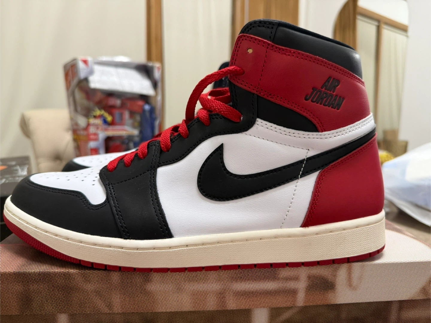 Air Jordan 1 Retro High White/Black/Varsity Red - Size 13 - photo 5