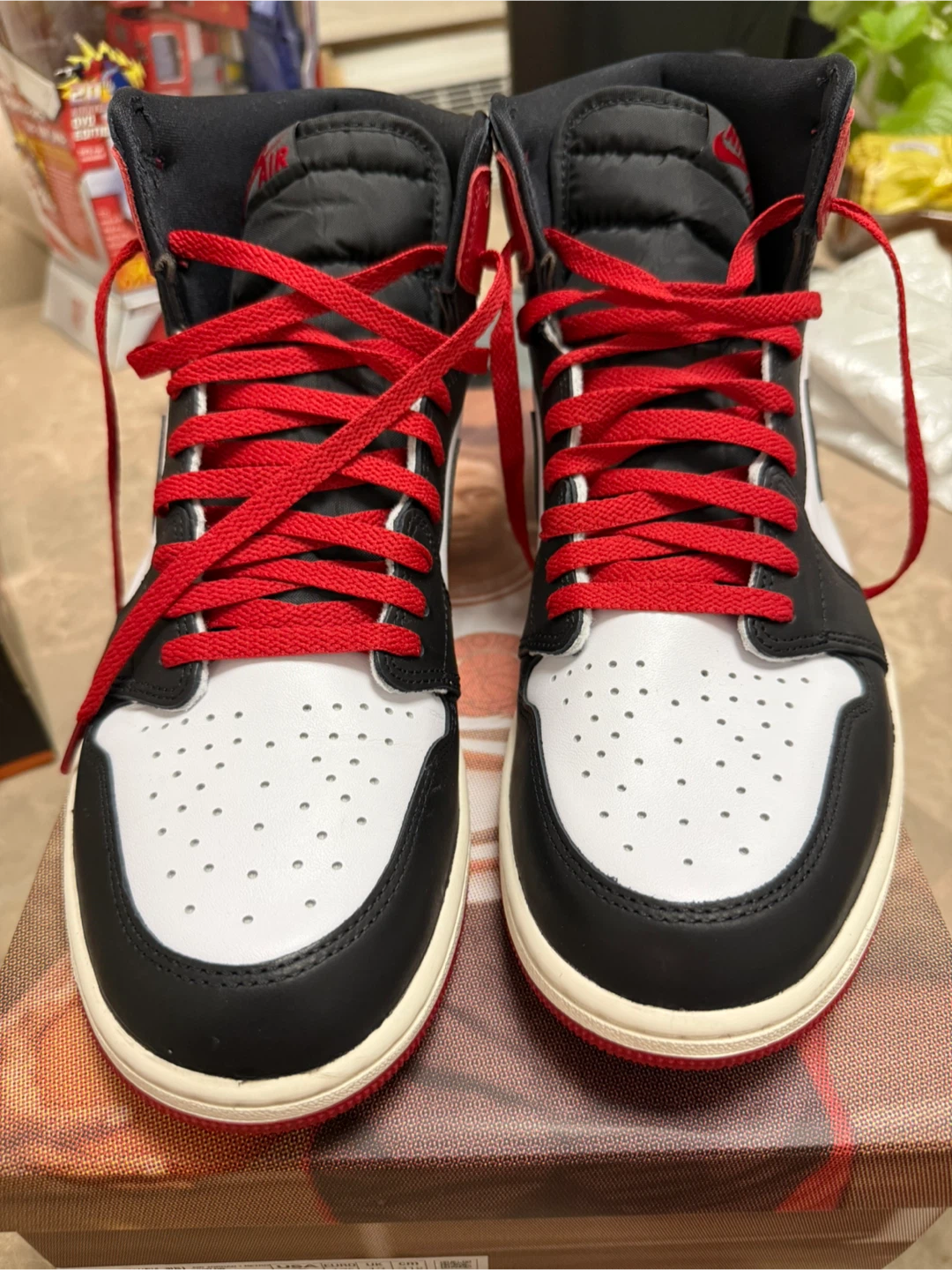 Air Jordan 1 Retro High White/Black/Varsity Red - Size 13 - photo 4