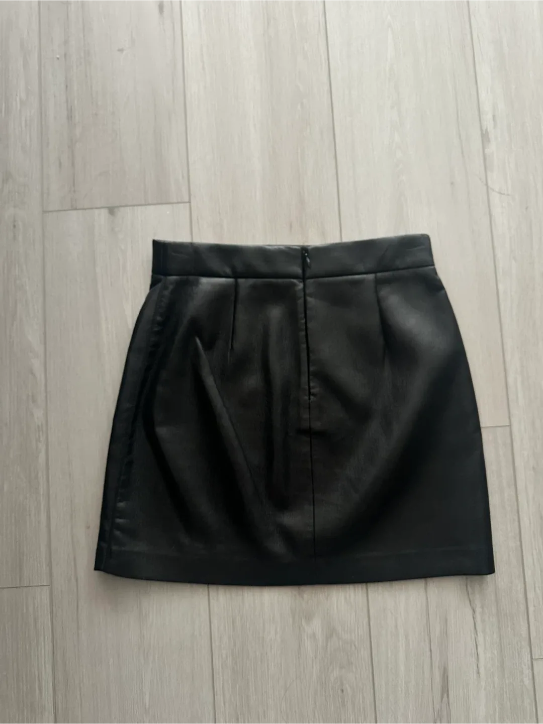 Wilfred Patio Faux Leather Mini Skirt - Size 2 image indicator(2)