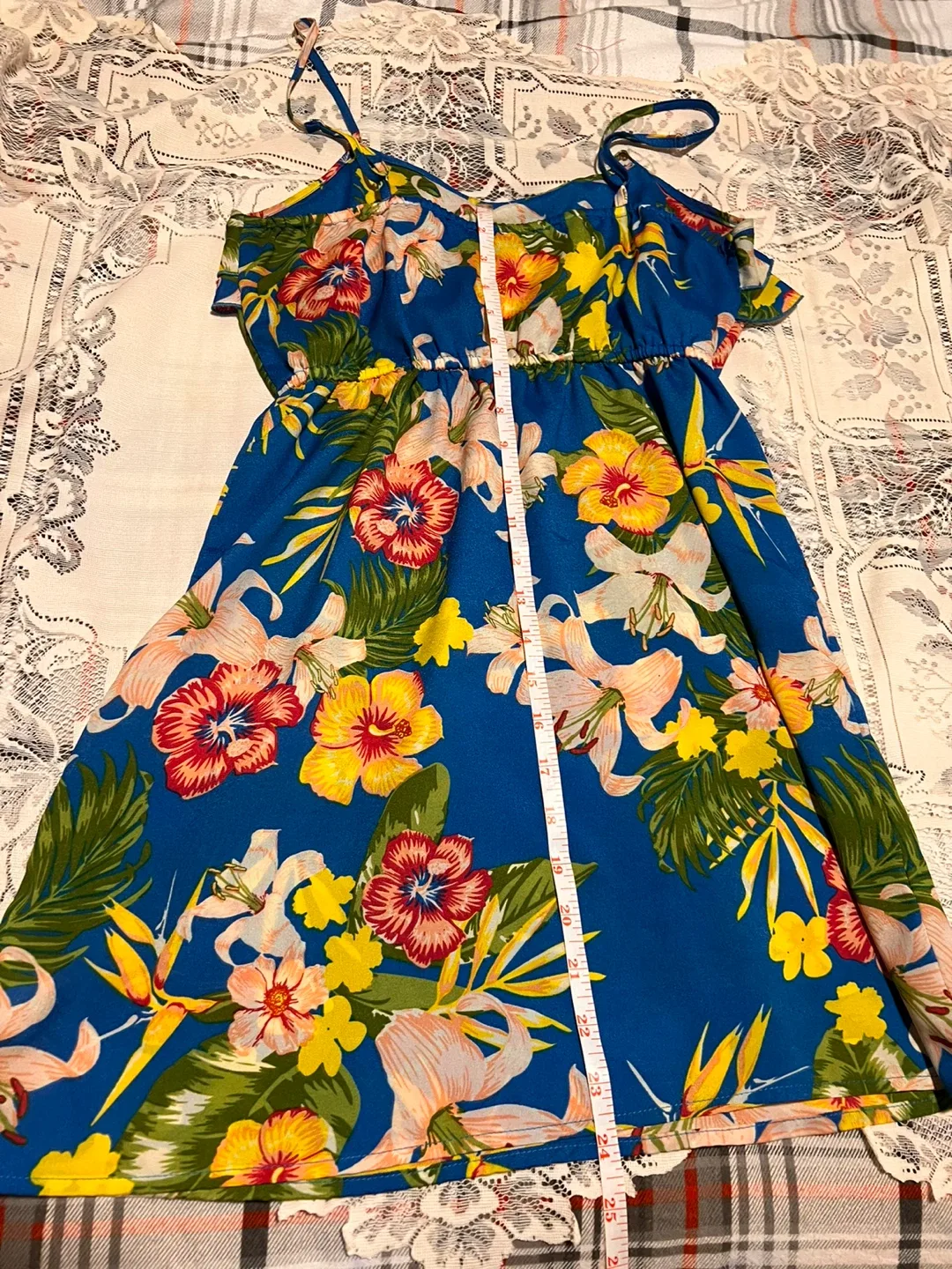 Woman’s Tank Top - Size Small image indicator(4)