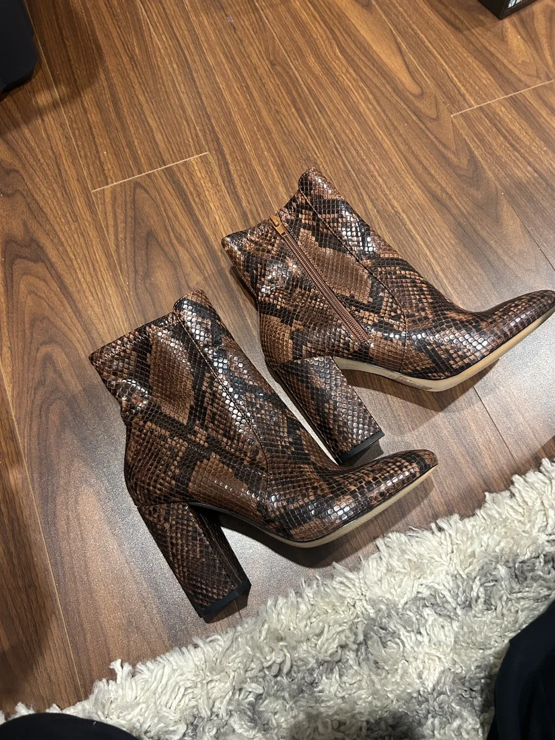 New aldo snakeprint heeled boots size 7 image indicator(3)