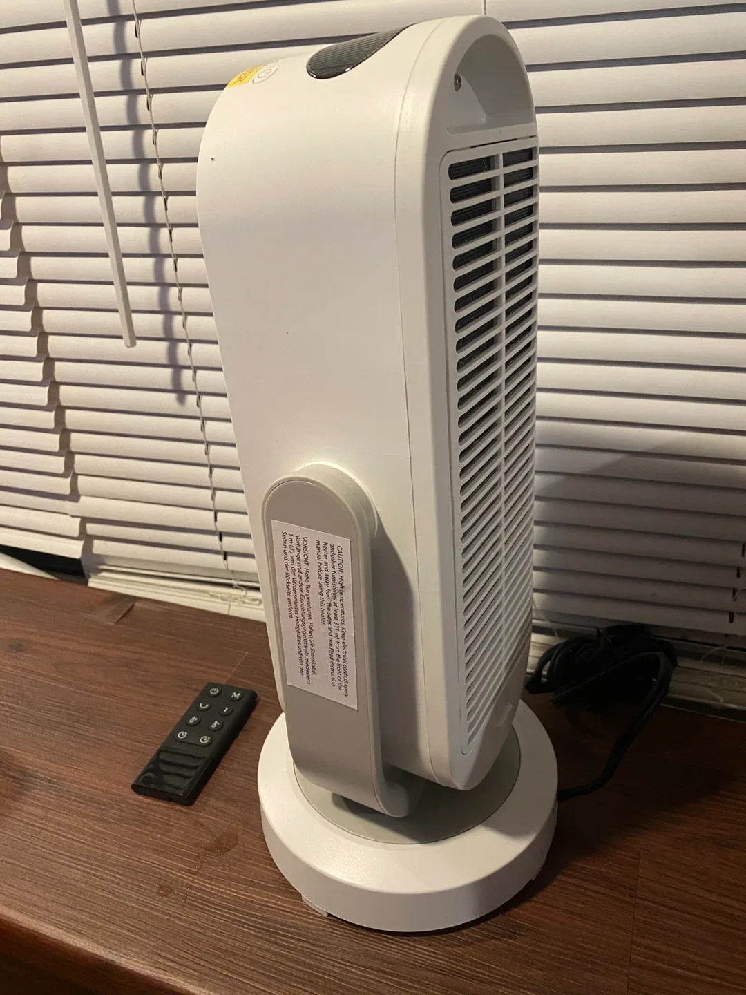 Space Heater with Remote - White image indicator(3)