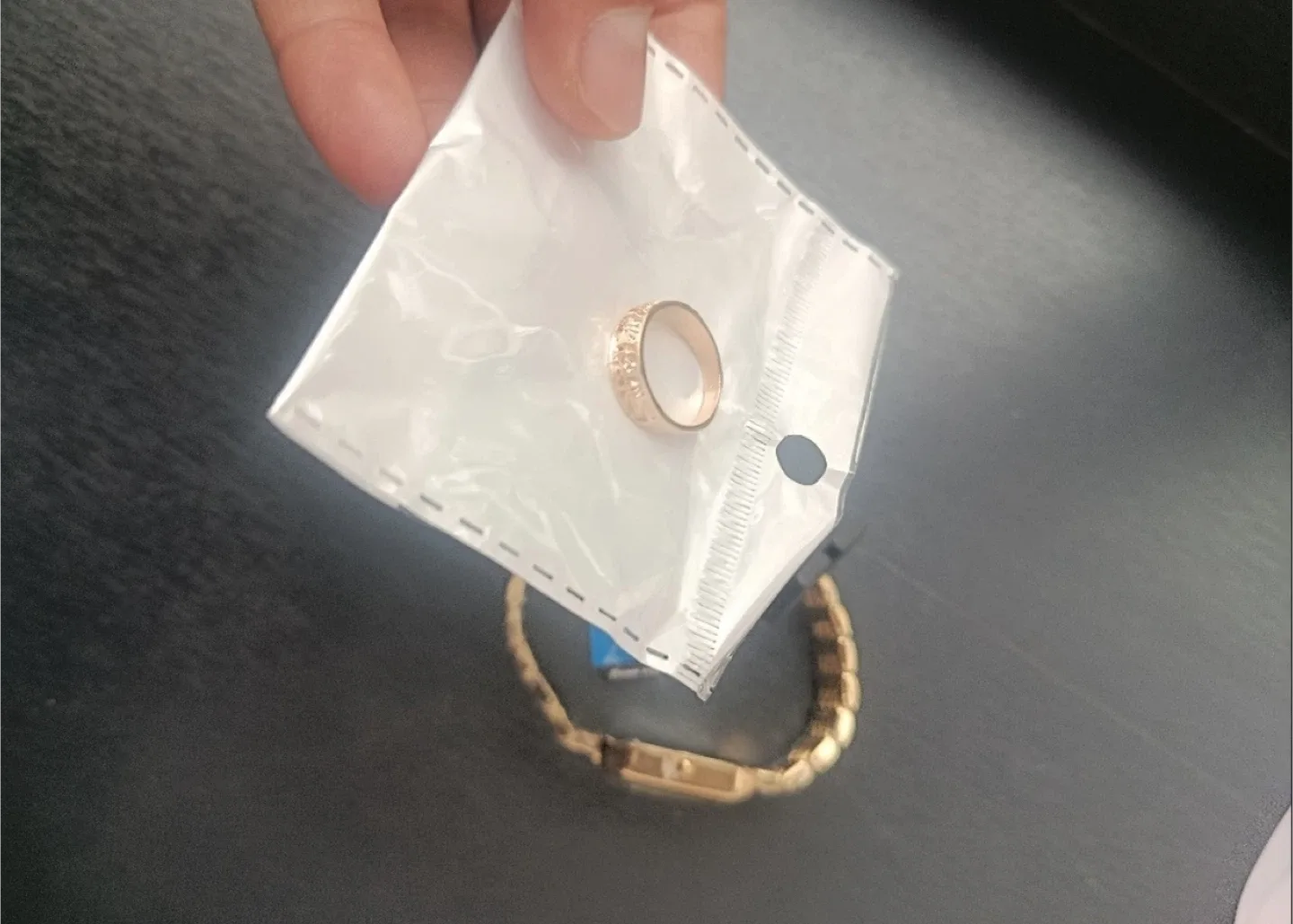 Ximili Quartz Gold Watch image indicator(4)