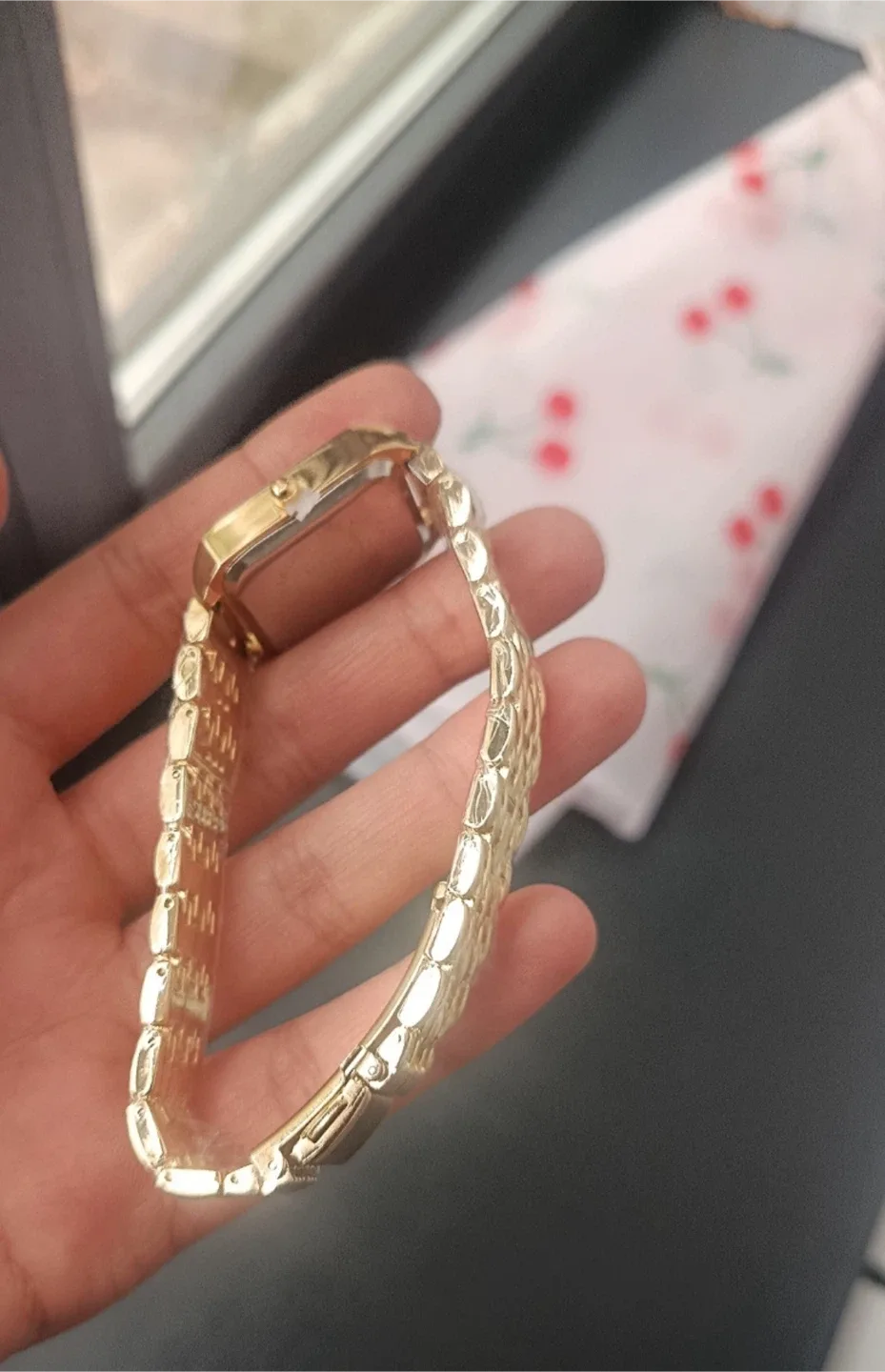 Ximili Quartz Gold Watch image indicator(3)