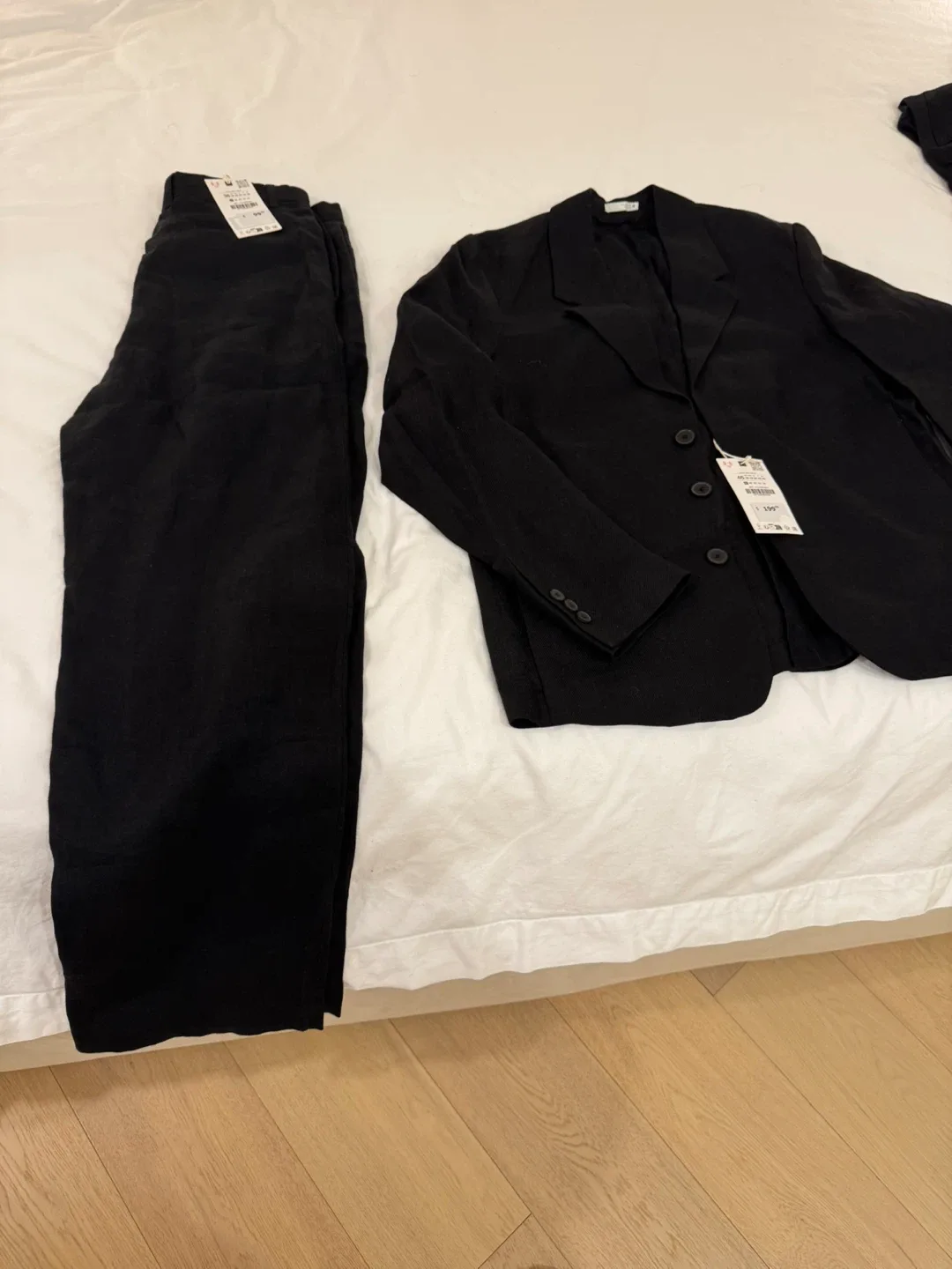 Zara Black Linen Blend Suit - Blazer & Pants, Size 46 image indicator(3)