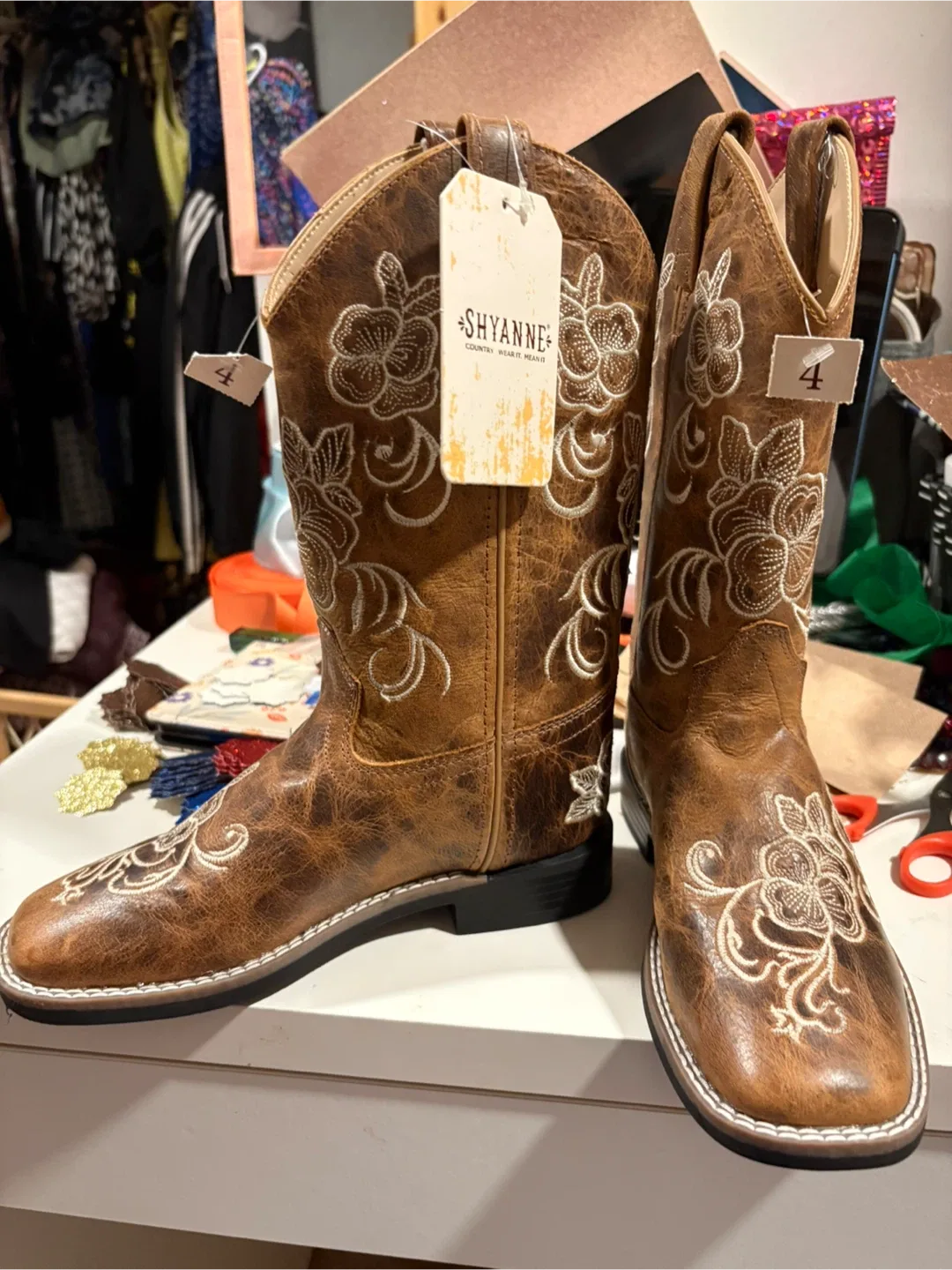 Shyanne Brown Leather Embroidered Cowboy Boots - Size 4 image indicator(2)