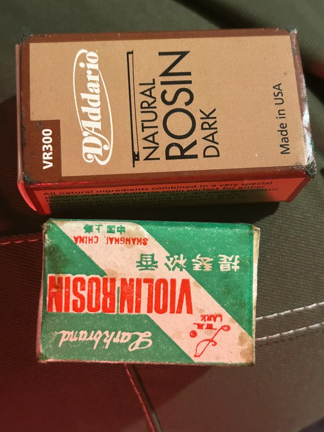 Aubert Violin with Hard Case, 2 Rosins, Chin Rest, and 1 Bow image indicator(3)