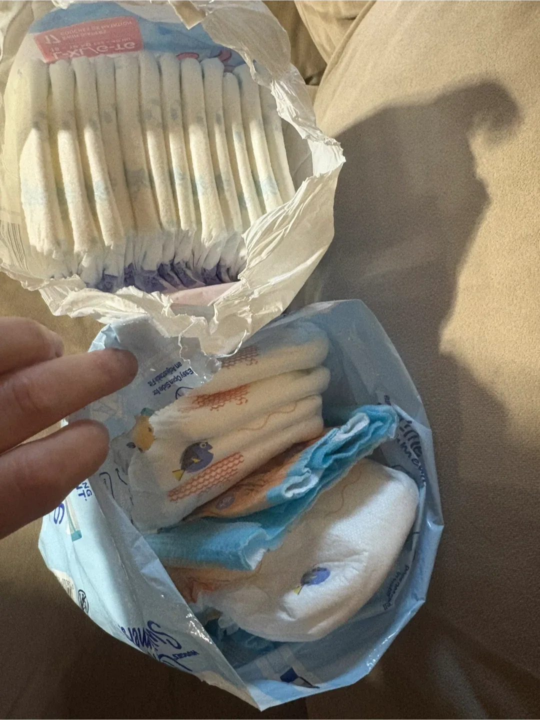 Huggies Little Swimmers Size 5-6 & PC Swim Diapers L/XL image indicator(2)