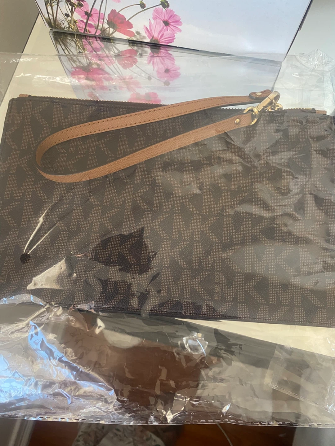 Michael Kors Wristlet - photo 4