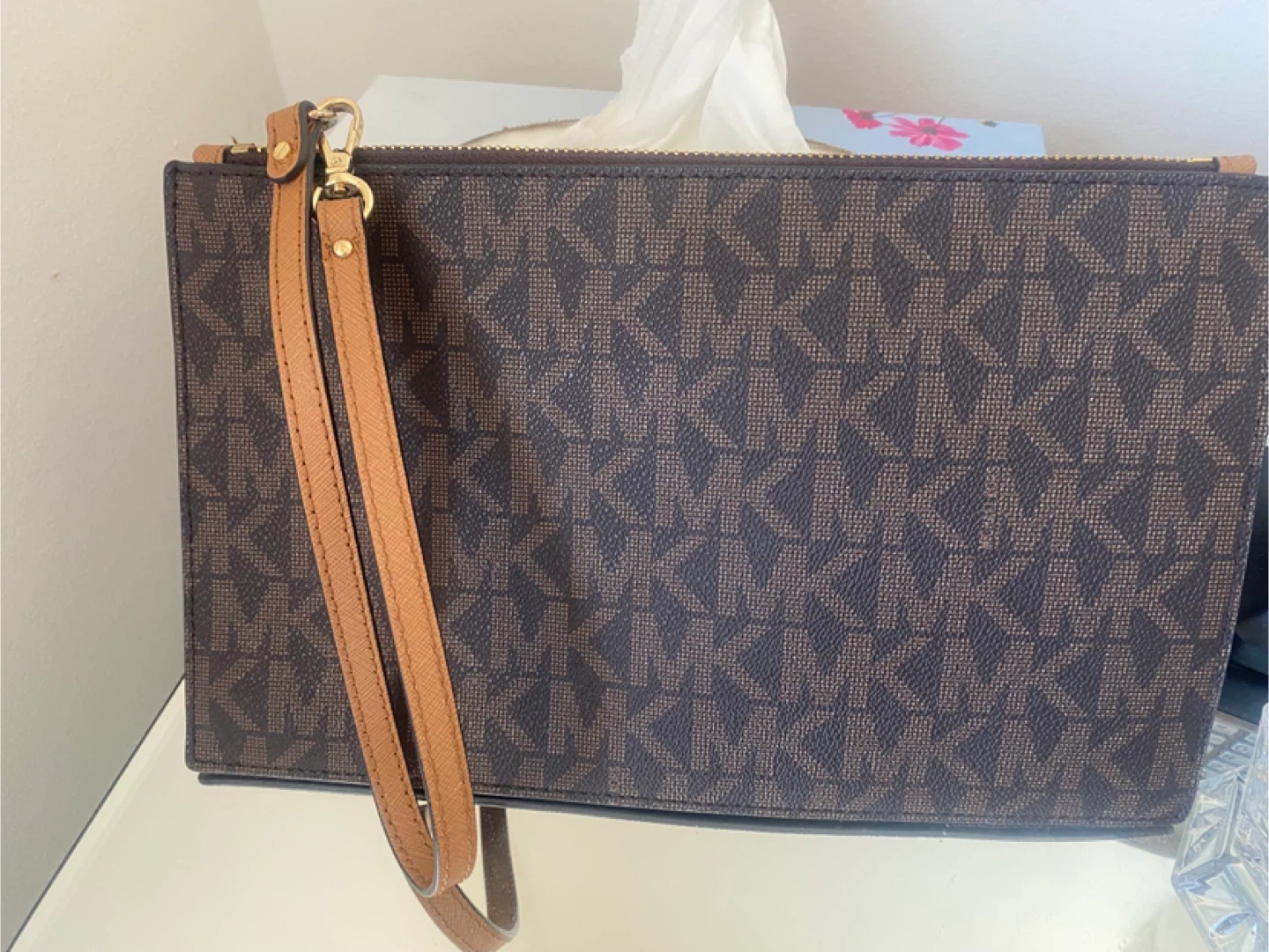Michael Kors Wristlet - photo 2