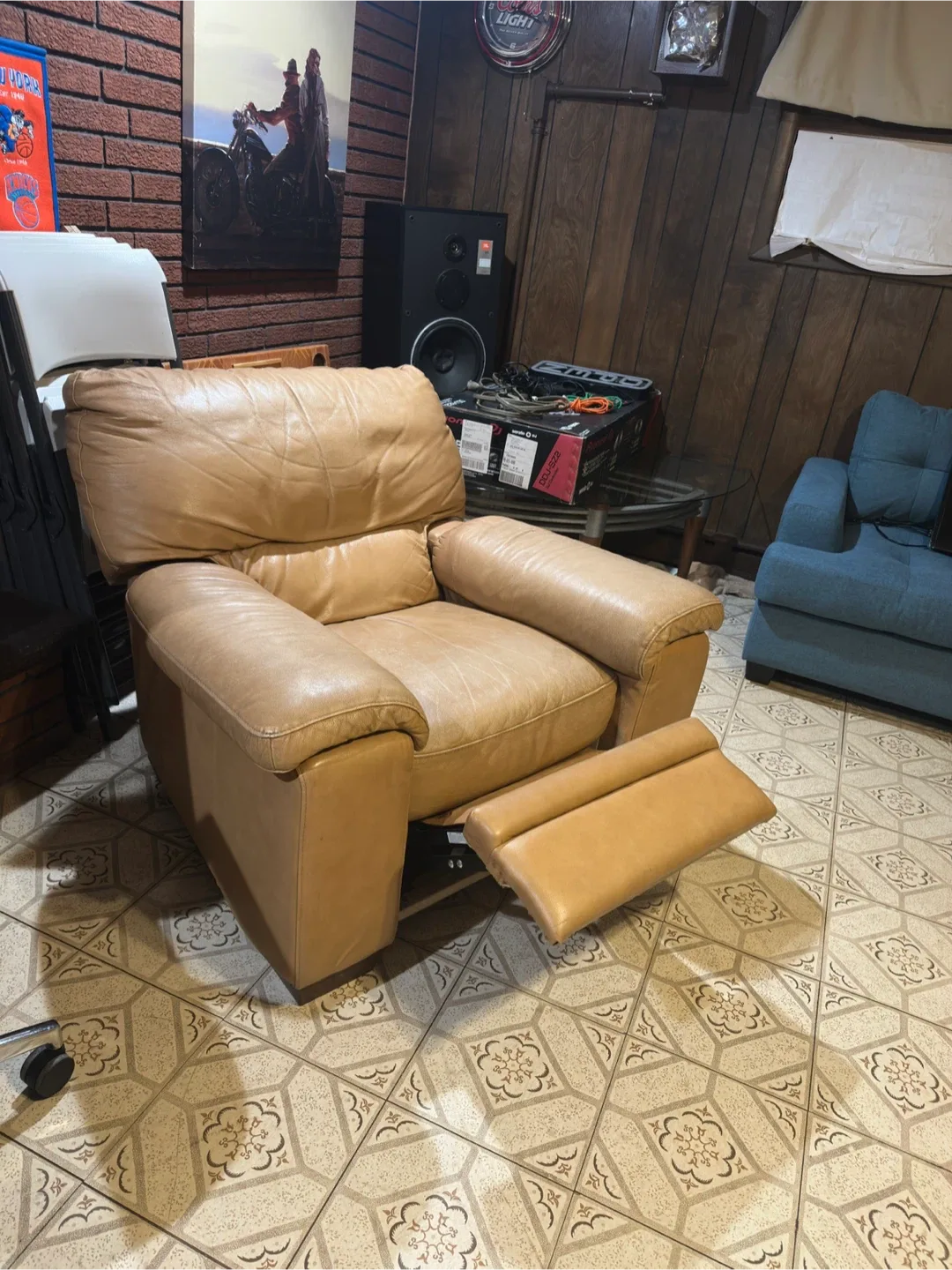 (2) x Leather Recliner Chair - Tan image indicator(3)