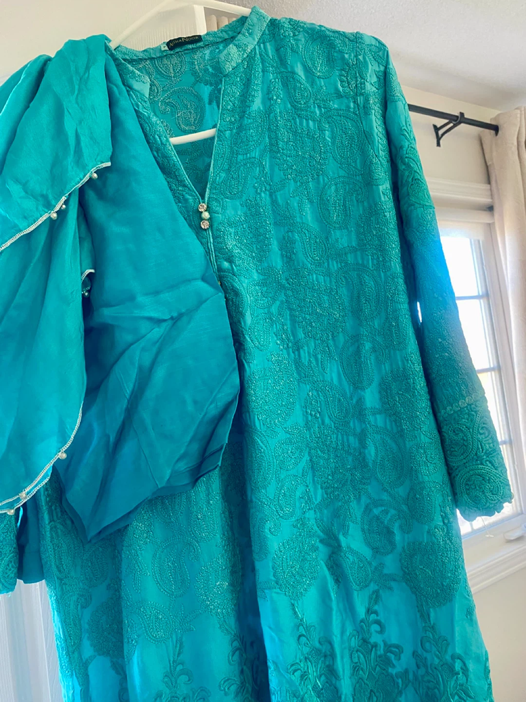Agha Noor Teal Embroidered Outfit - Size L - photo 3