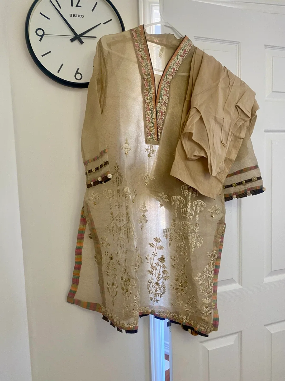 Elina Boutique Large Salwar Kameez image indicator(2)