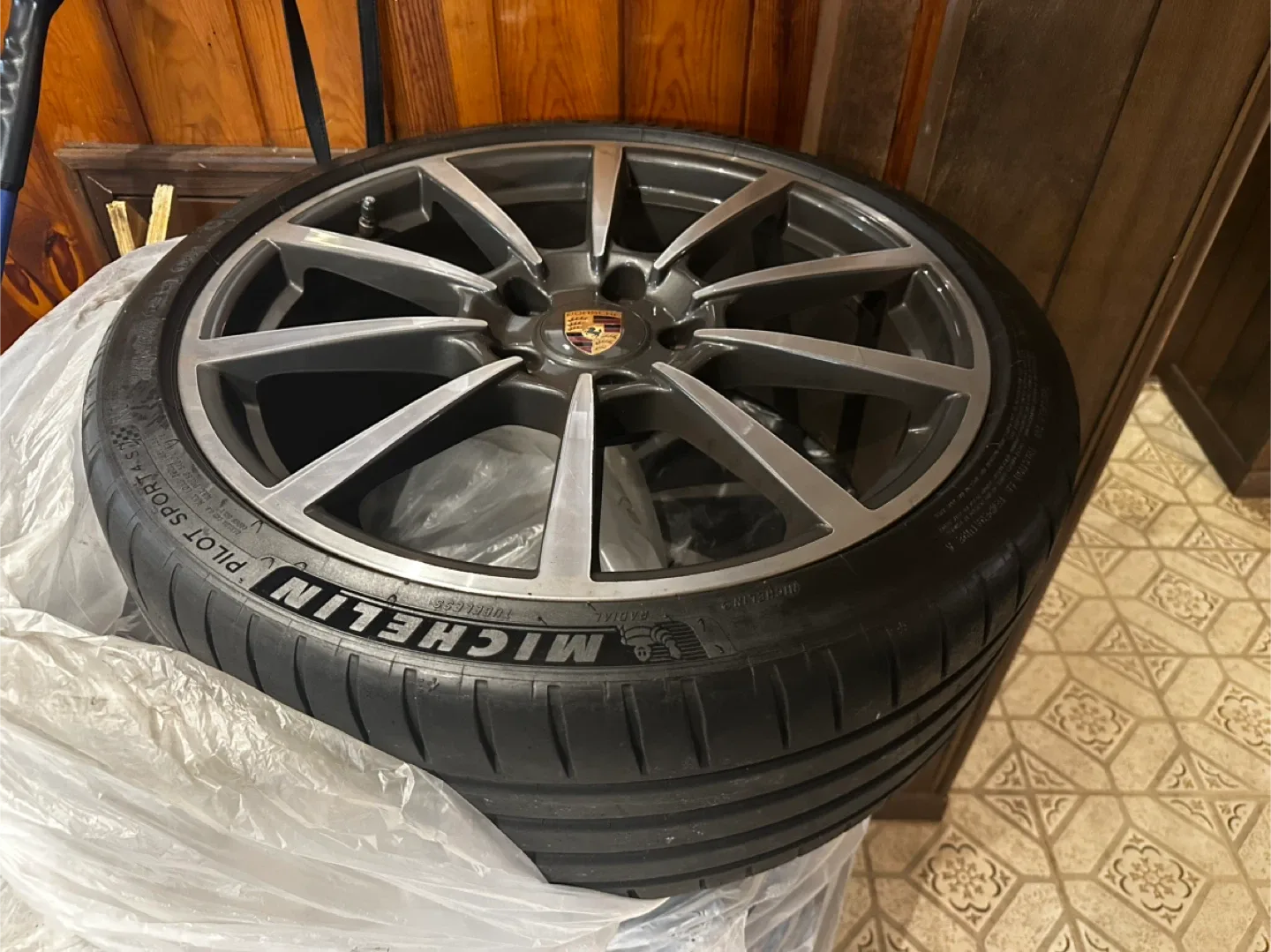 Michelin Pilot Sport 4S Porsche Wheel Set image indicator(6)