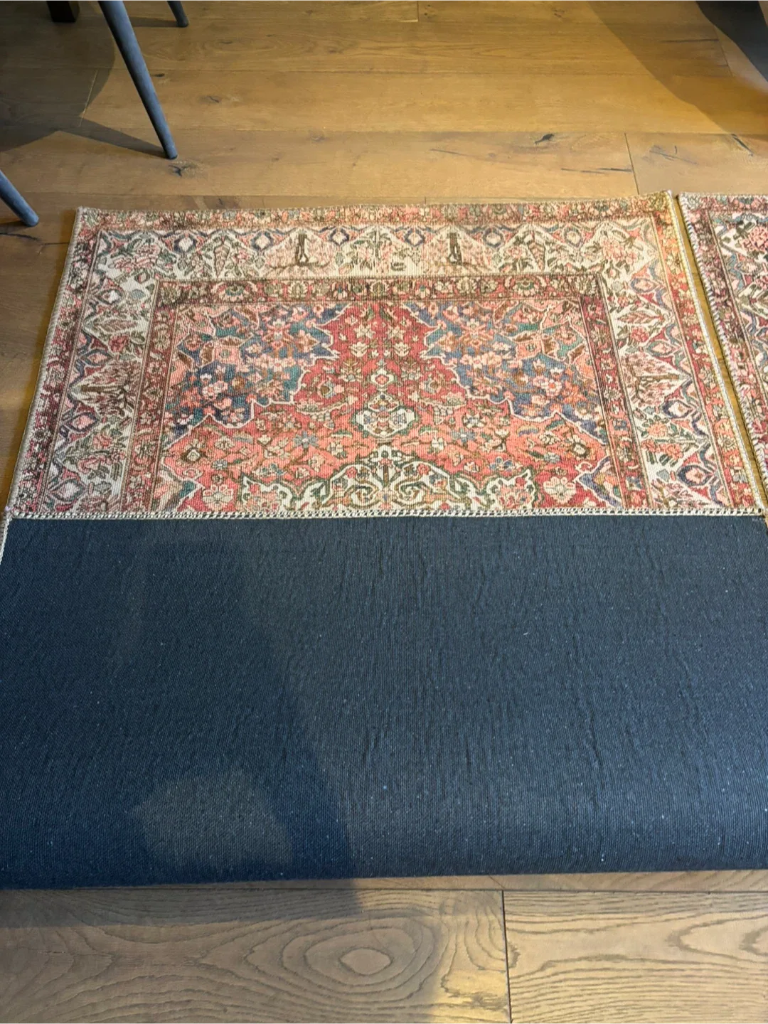 Anaelise Oriental Indoor Rugs(2) + free runner image indicator(3)