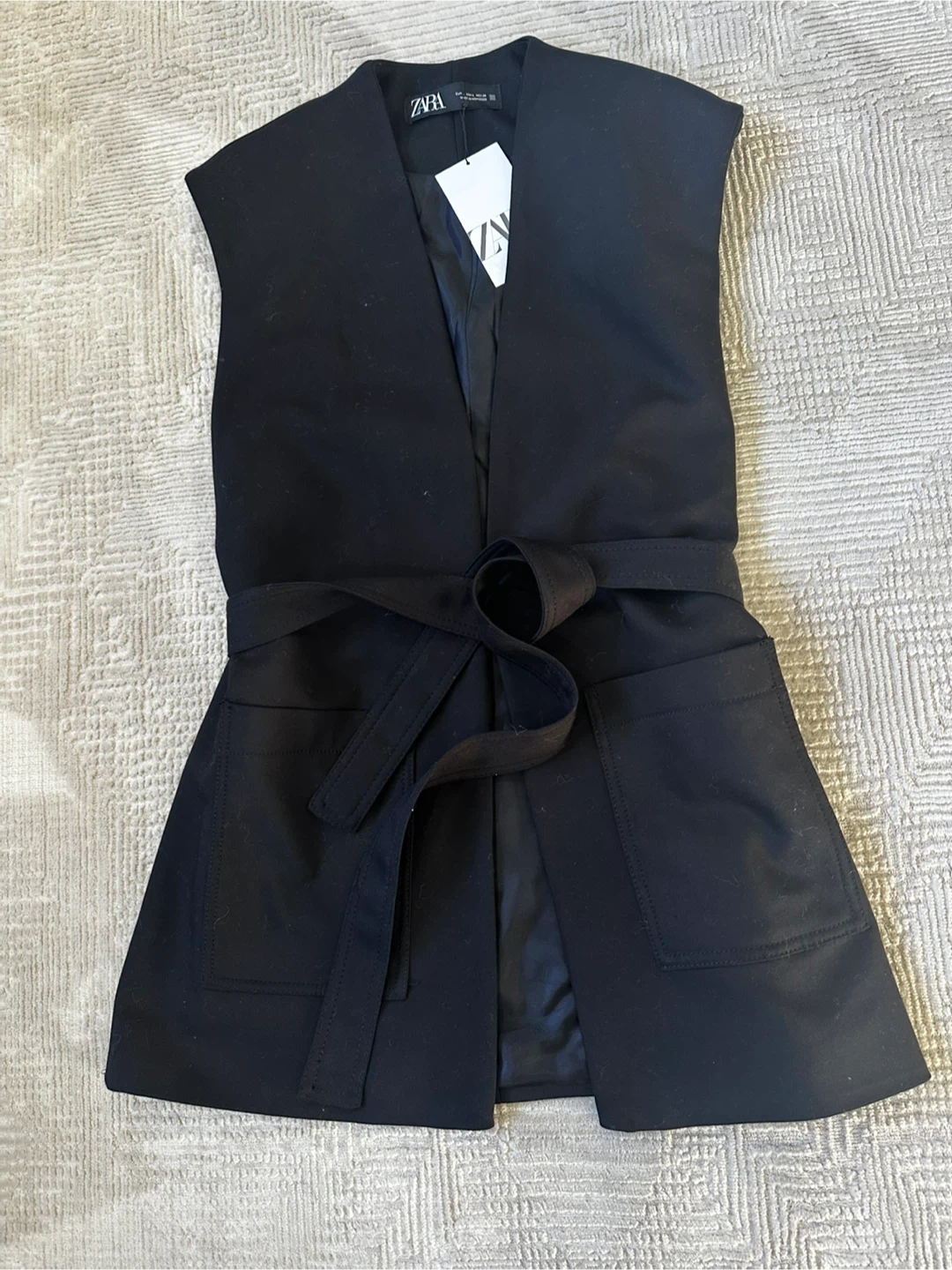NEW Zara Black Sleeveless Vest - Size L - photo 2