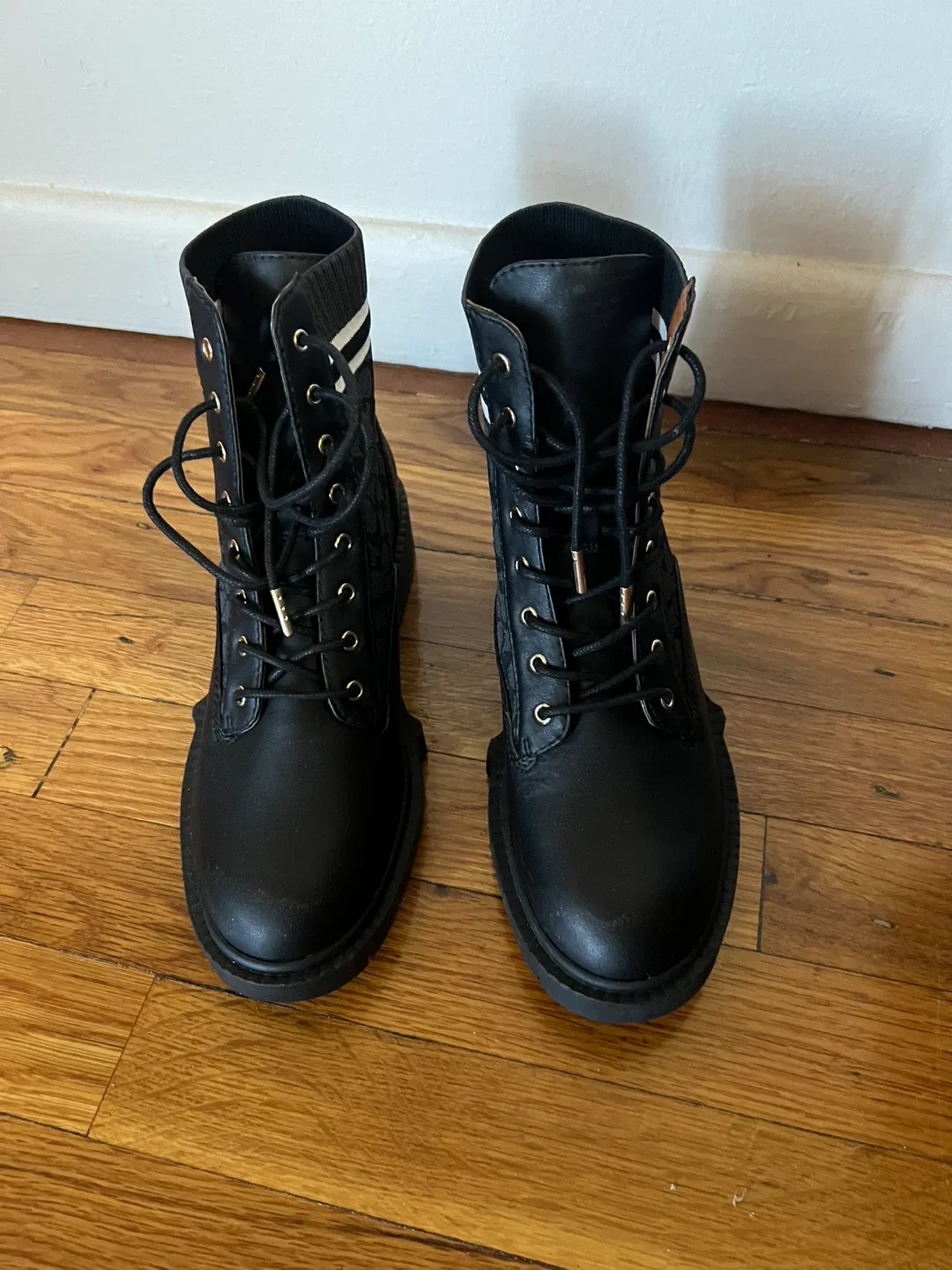 Coach Black Leather Women's Boots Size 7 thumbnail
