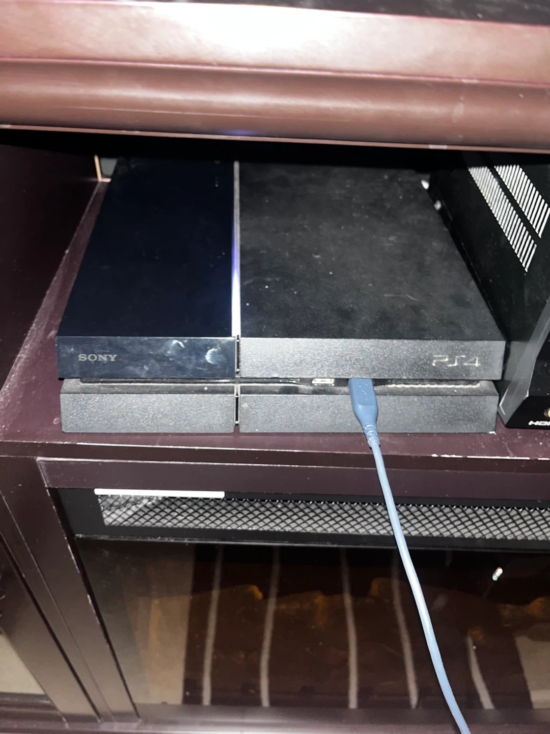 PS4 + extra - photo 2