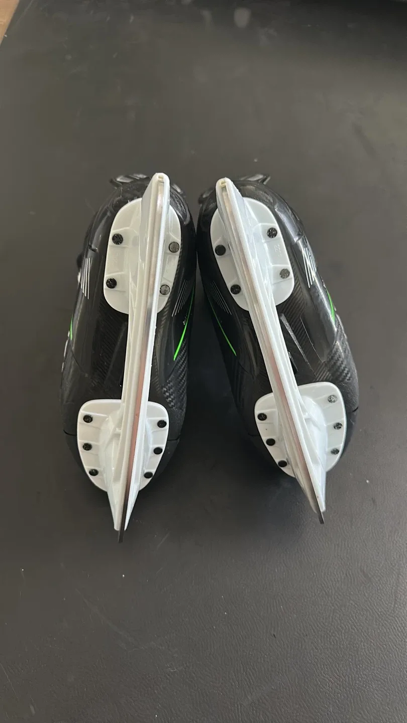 CCM Ribcor Ice Hockey Skates for Kids image indicator(4)