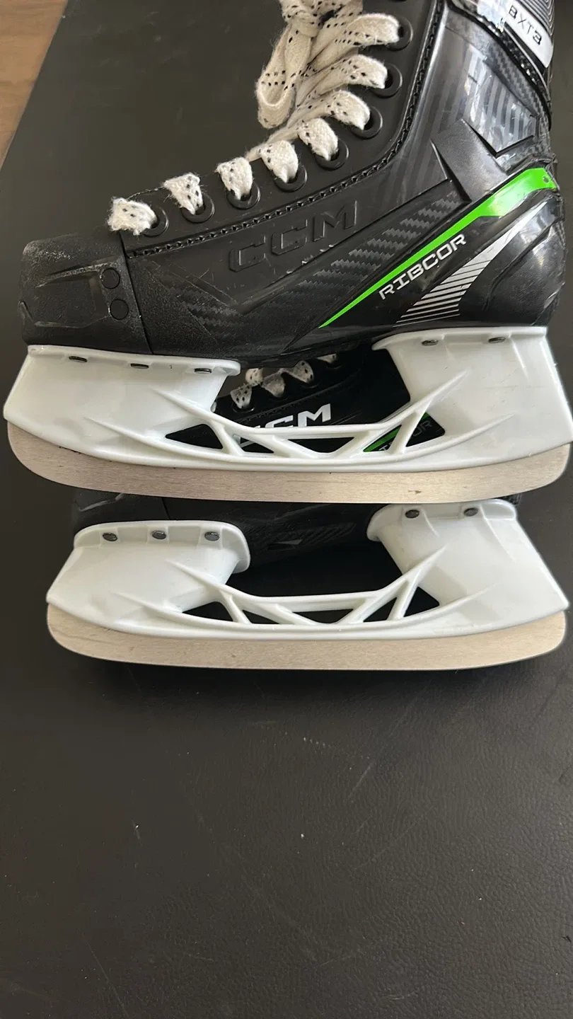 CCM Ribcor Ice Hockey Skates for Kids image indicator(2)