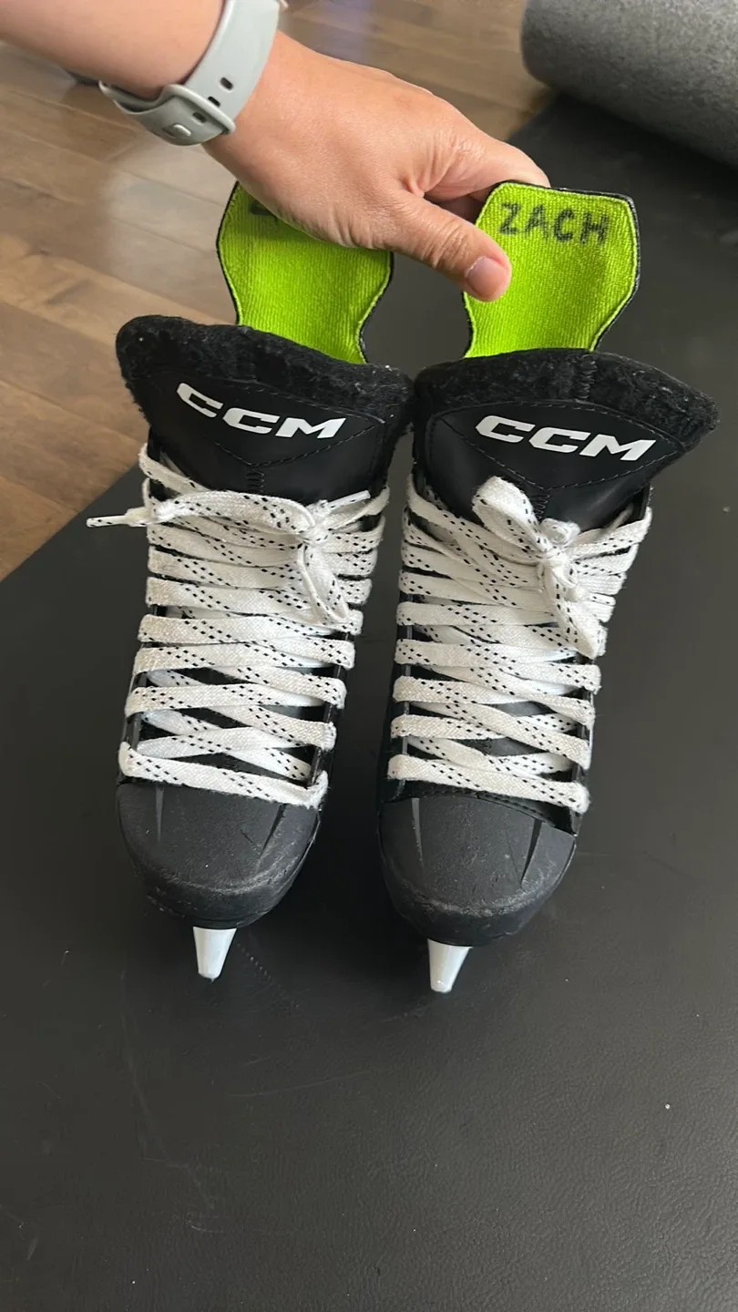 CCM Ribcor Ice Hockey Skates for Kids image indicator(7)