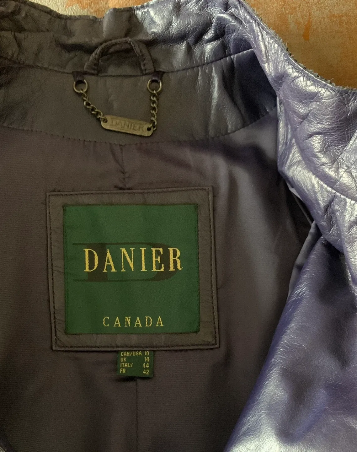 Vintage Danier Canada Leather Coat Size 10 image indicator(6)