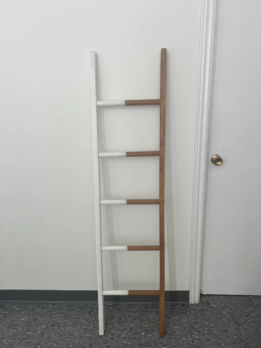 Wooden Blanket Ladder thumbnail