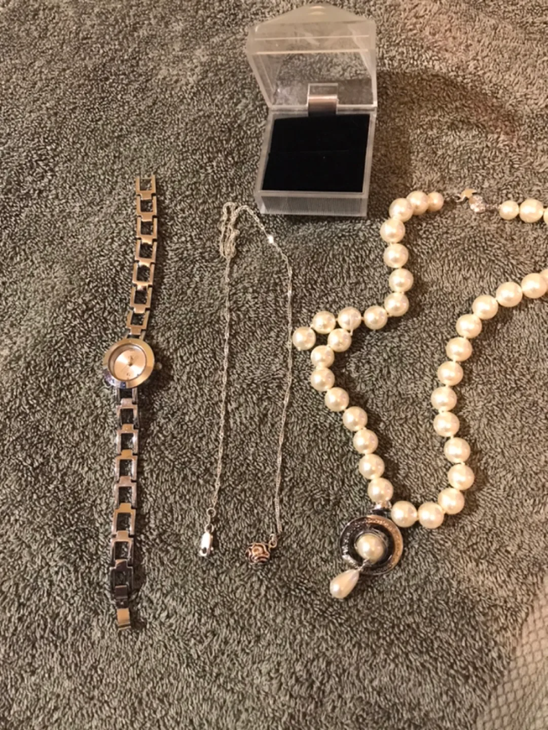 Jewelry Set: Watch, Pearl Necklace, Silver Necklace image indicator(5)